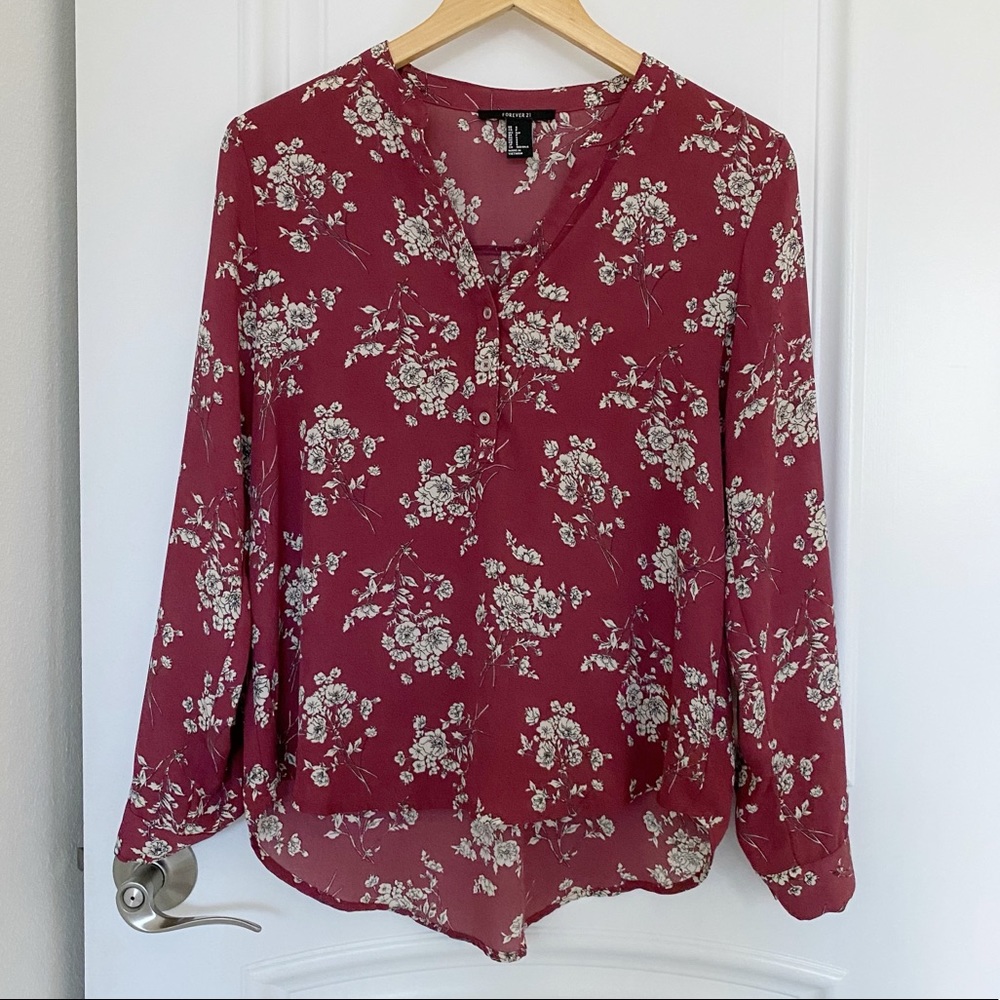Forever21 Blouse. Light weight and wrinkle free. Wine color. Small.